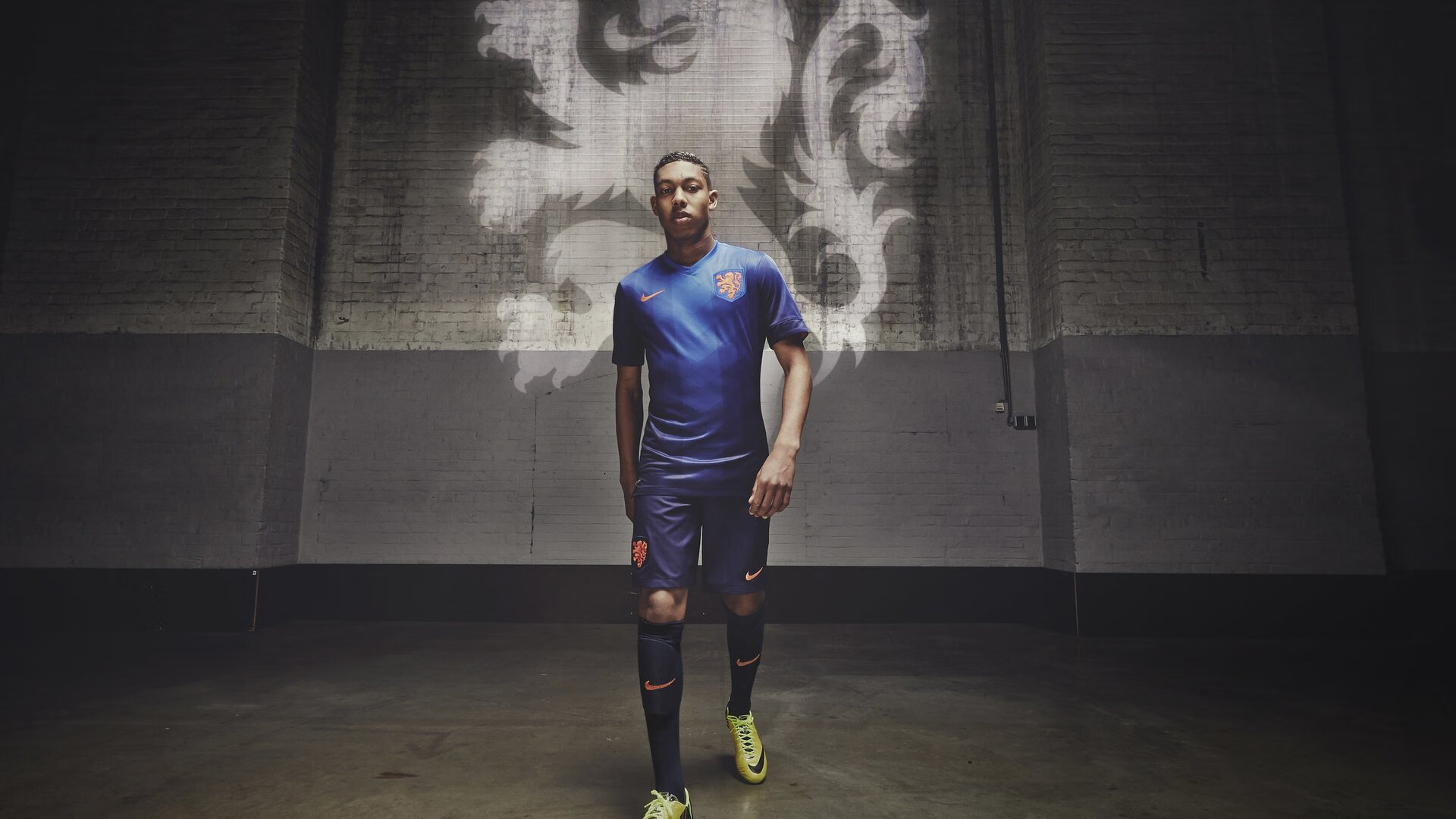 开云在线赛事平台-绿茵场上的季后赛，贝蒂斯全面压制芬兰，诠释另一种团队巅峰